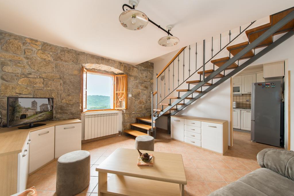 House Vera Hum Pokoj fotografie
