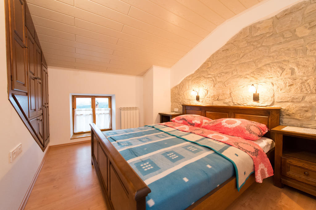 House Vera Hum Pokoj fotografie