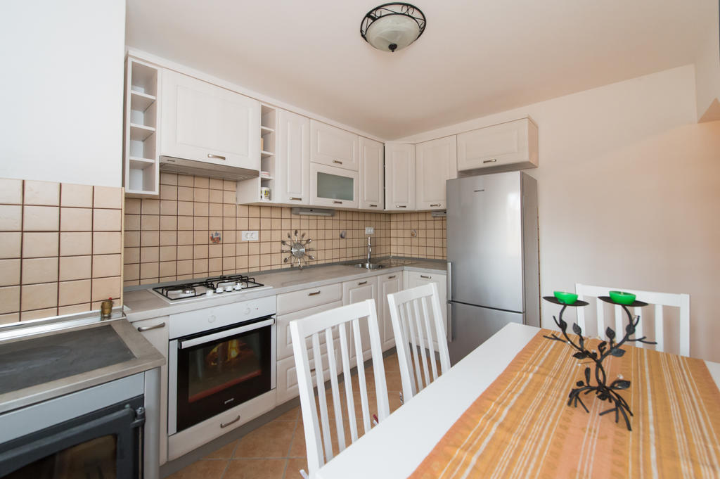 House Vera Hum Pokoj fotografie